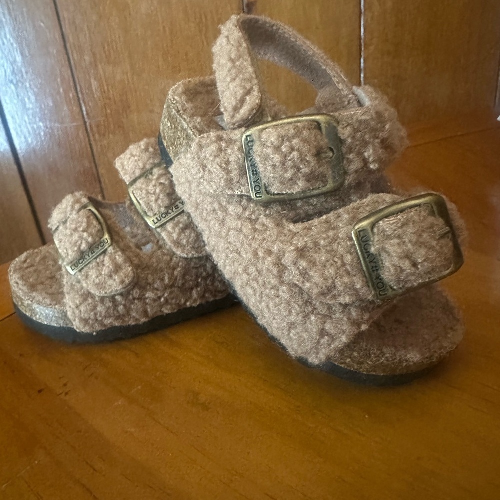 Lucky Brand Kid's Sandals LB-EVIE-GS Color: Gold / Silver Size: 7
